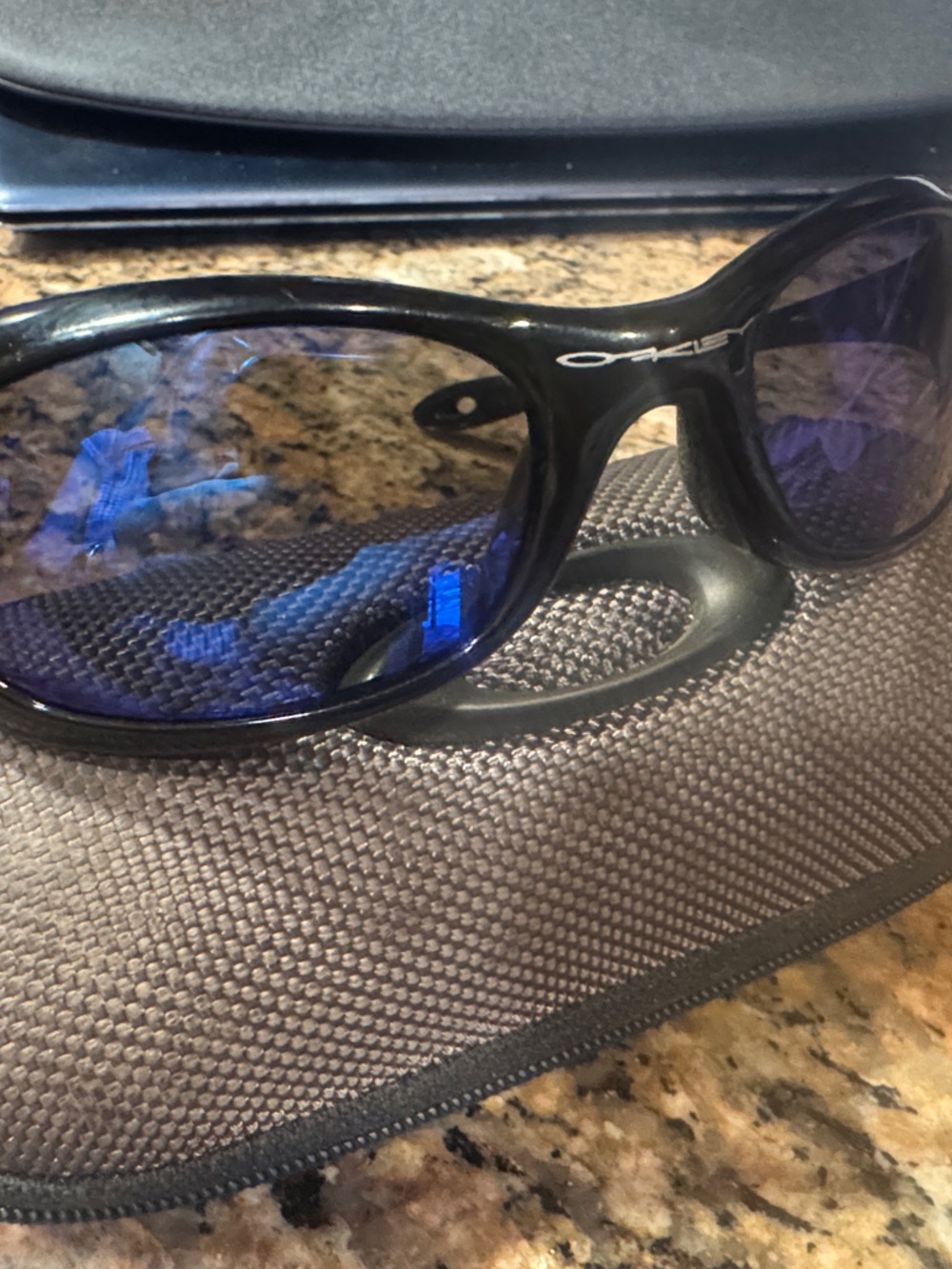 Vintage youth/junior Oakley Black Frame Straight Jacket sunglasses Sunglasses